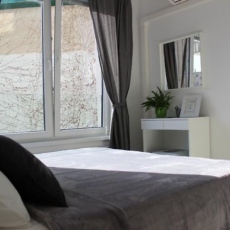 Leo Apartment Free Parking - Augusta Μπρατισλάβα Εξωτερικό φωτογραφία
