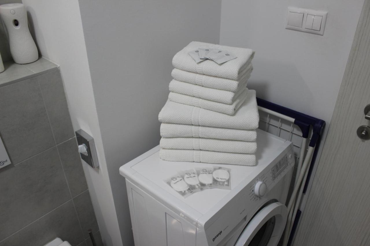 Leo Apartment Free Parking - Augusta Μπρατισλάβα Εξωτερικό φωτογραφία