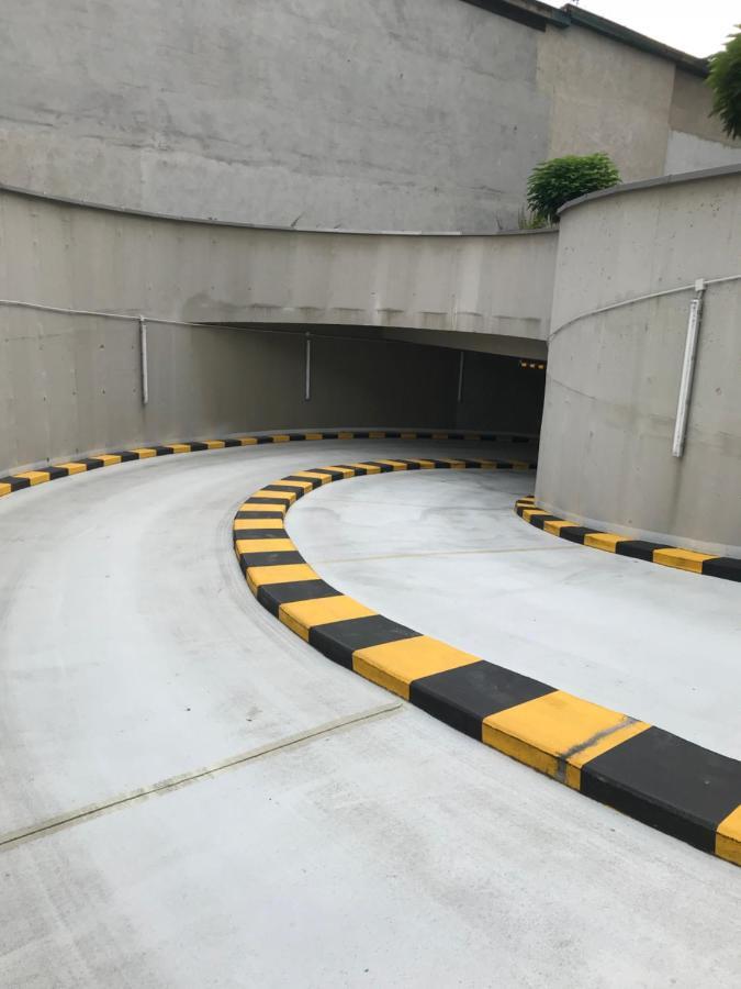 Leo Apartment Free Parking - Augusta Μπρατισλάβα Εξωτερικό φωτογραφία